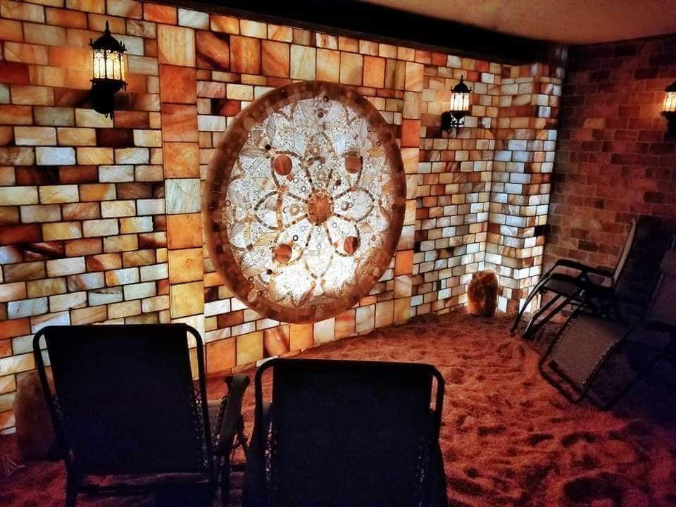 Black Tai Salt Co. Himalayan Salt Room 4' x 4' Surface Area - 16 Sq feet - 8"x8"x2" - Sauna Accessories