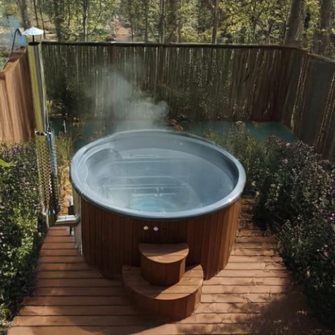 SaunaLife SaunaLife Soak-Series Model SN4 6-Person Wood-Burning Hot Tub - Hot Tubs